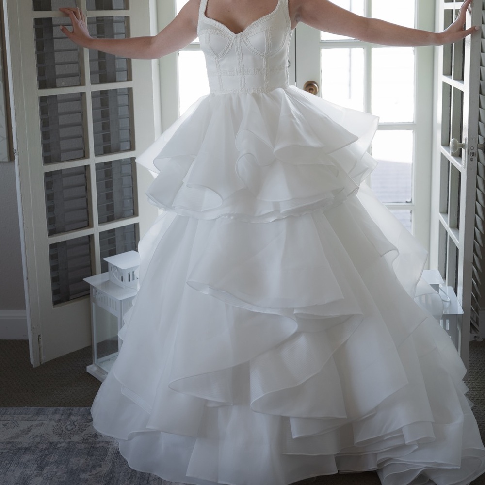 Elegant White Wedding Dress couture - Picture 6 of 8